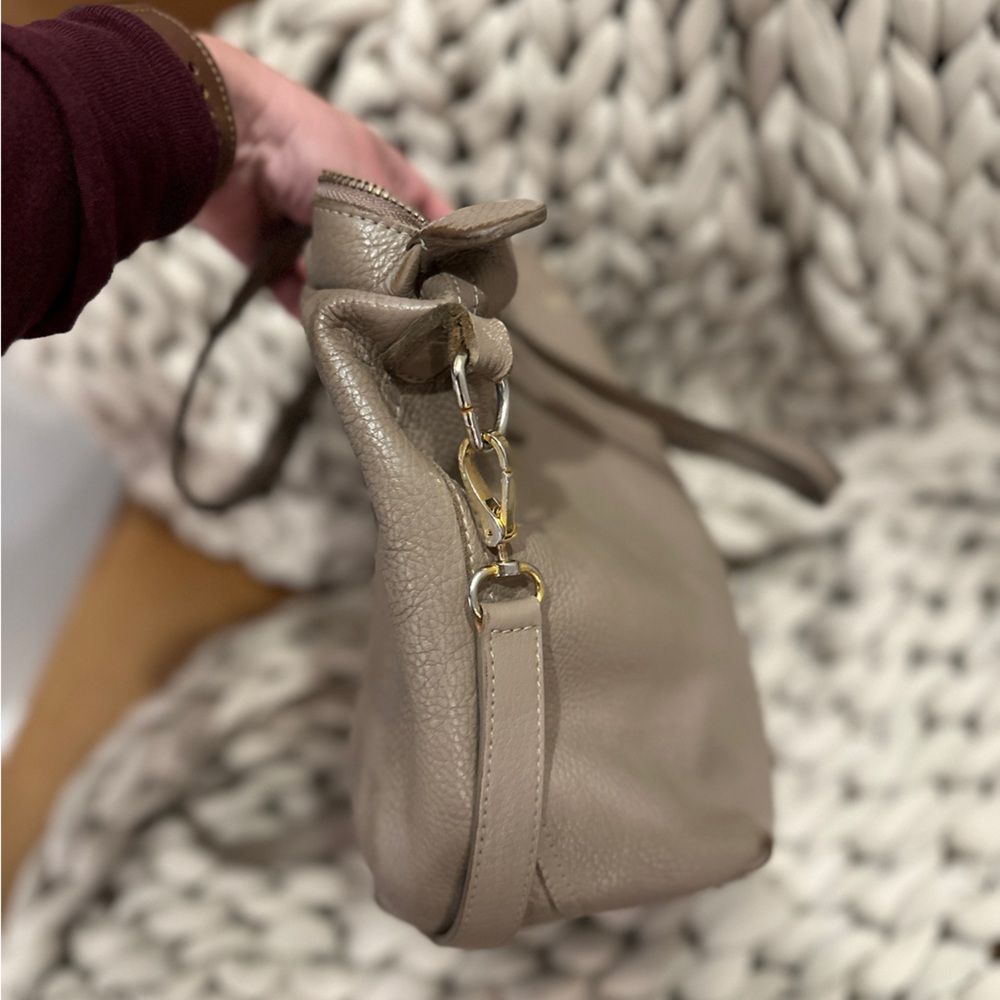 Cuyana Cross-Body Tote - Picture 3 of 13
